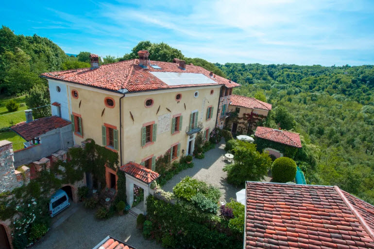 Bed and Breakfast Castello di Strambinello, Italy
